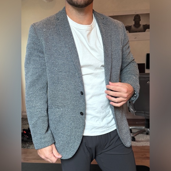 Blazer - Picture 2 of 4